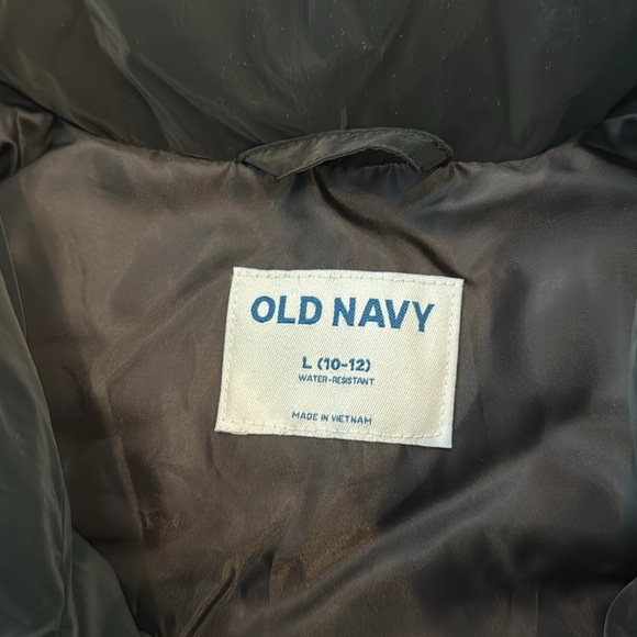 Old Navy NWT Puffy Vest in Black - Picture 2 of 4